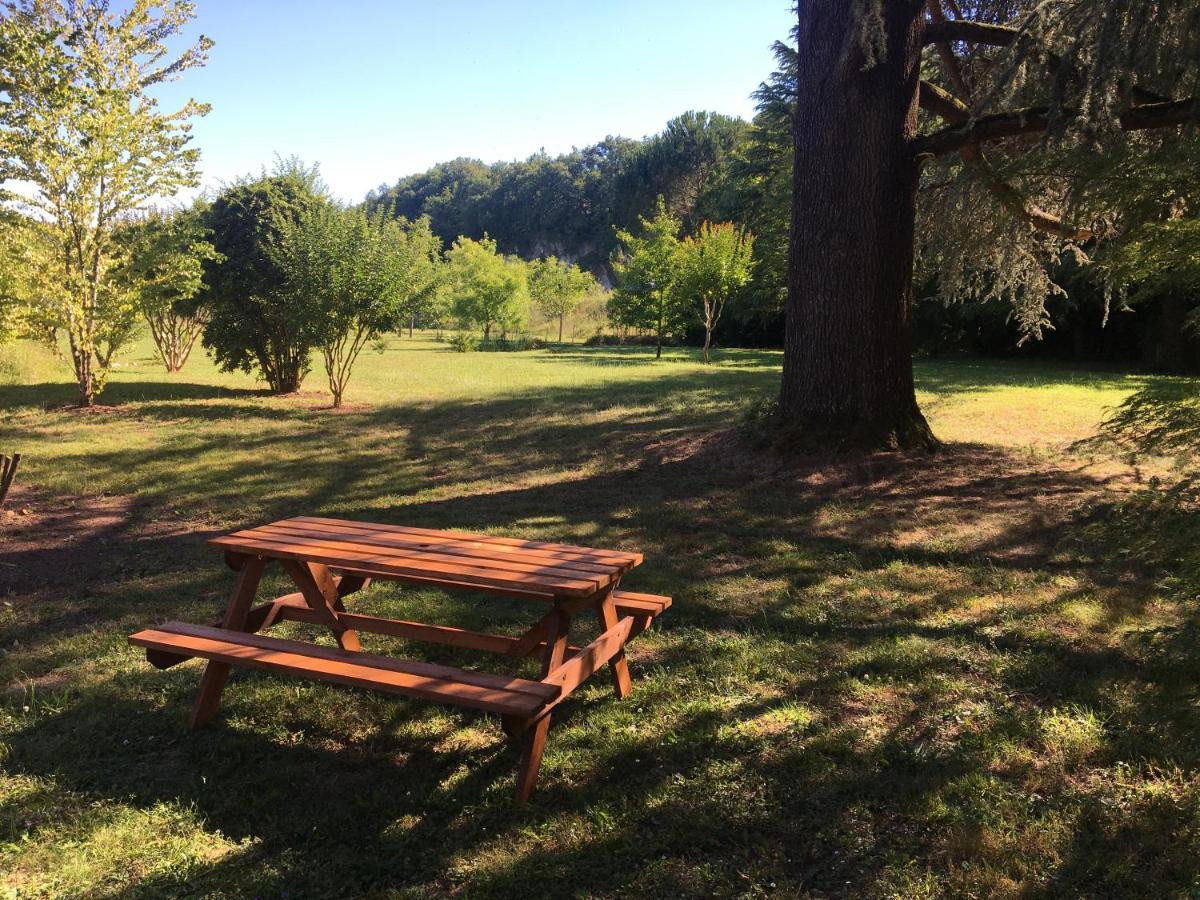 Le Petit Chateau - Adults Only Property Le Bugue Exterior photo