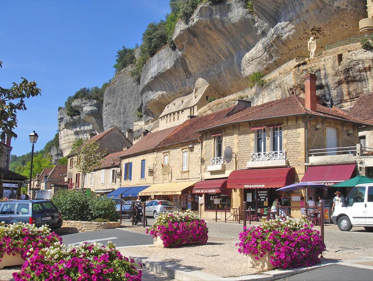 Le Petit Chateau - Adults Only Property Le Bugue Exterior photo